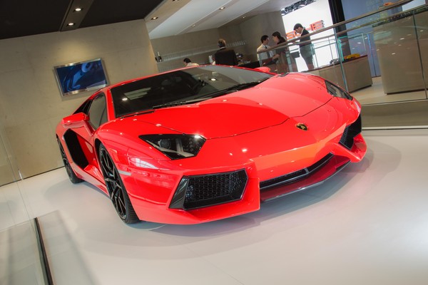 aventador_lp_700-4.jpg